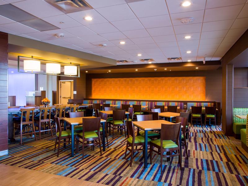 Fairfield Inn & Suites By Marriott Lincoln Southeast Экстерьер фото