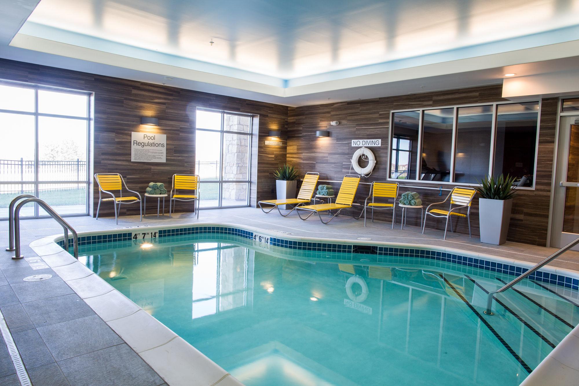 Fairfield Inn & Suites By Marriott Lincoln Southeast Экстерьер фото
