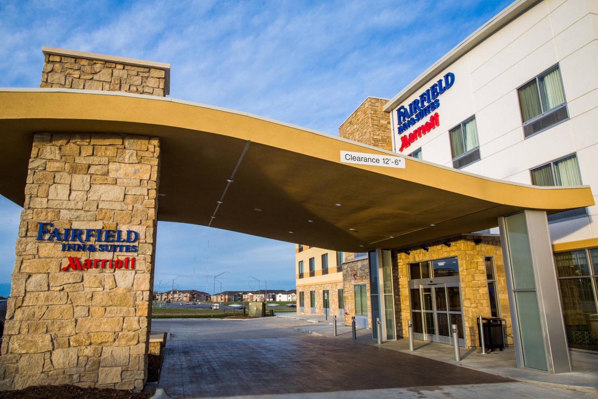 Fairfield Inn & Suites By Marriott Lincoln Southeast Экстерьер фото