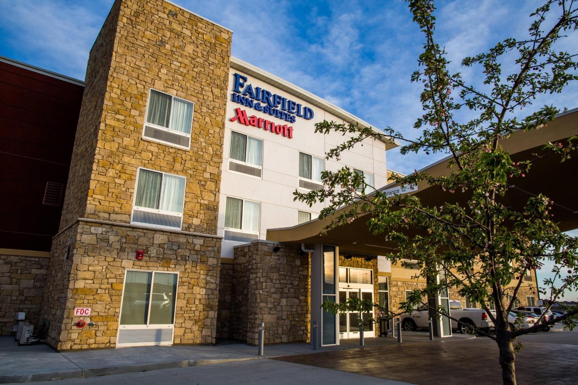 Fairfield Inn & Suites By Marriott Lincoln Southeast Экстерьер фото