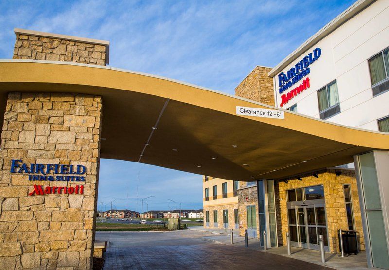 Fairfield Inn & Suites By Marriott Lincoln Southeast Экстерьер фото