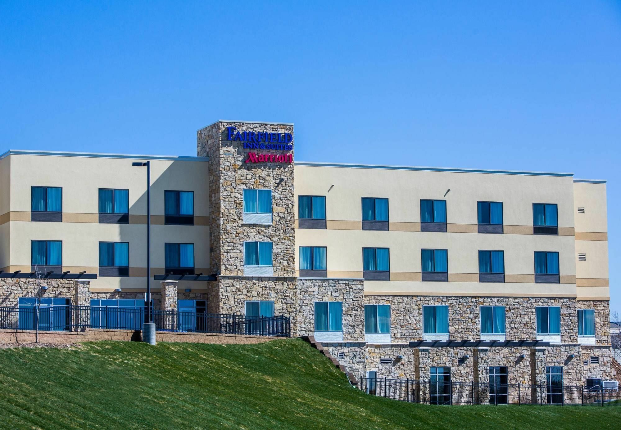 Fairfield Inn & Suites By Marriott Lincoln Southeast Экстерьер фото