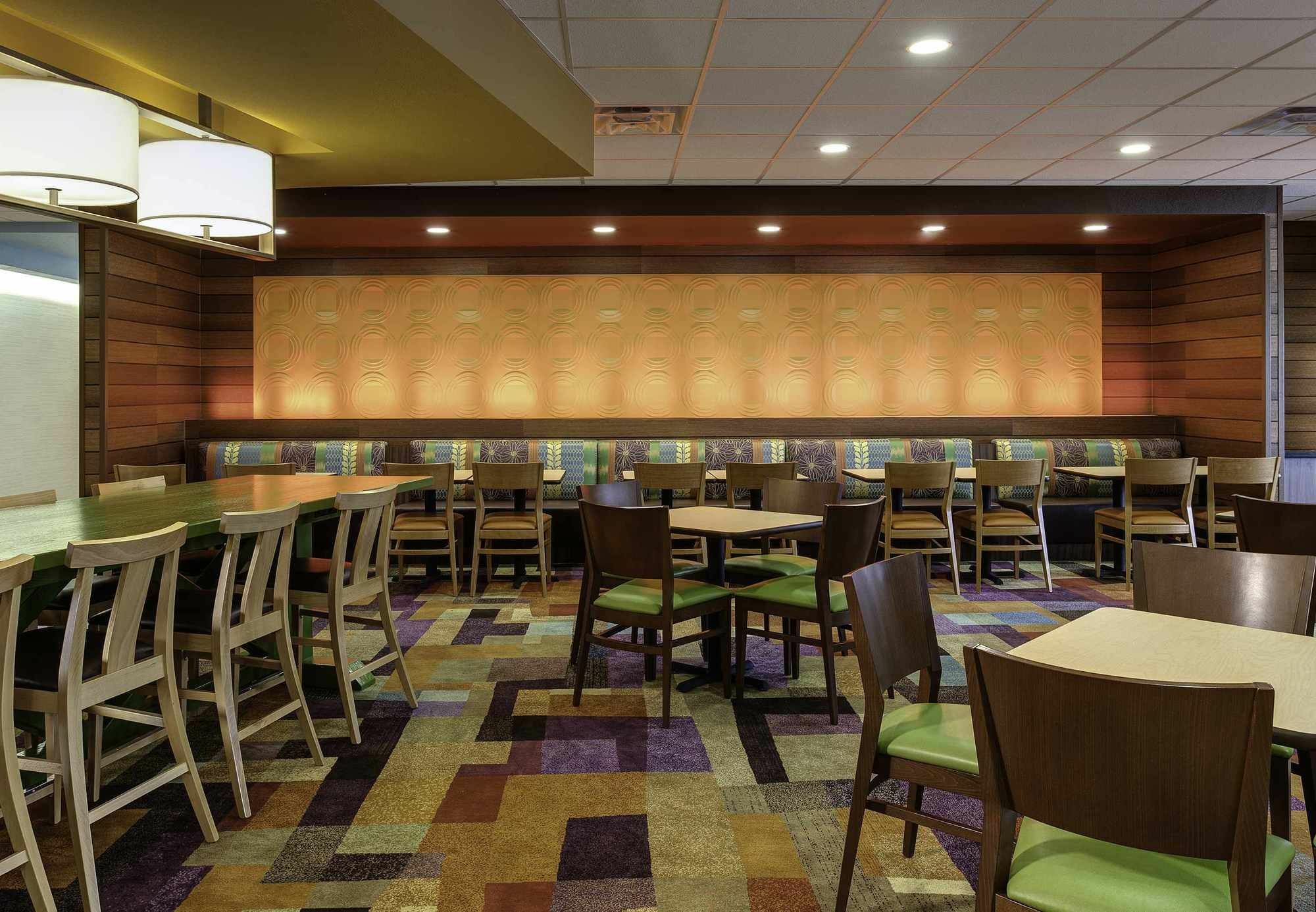 Fairfield Inn & Suites By Marriott Lincoln Southeast Экстерьер фото